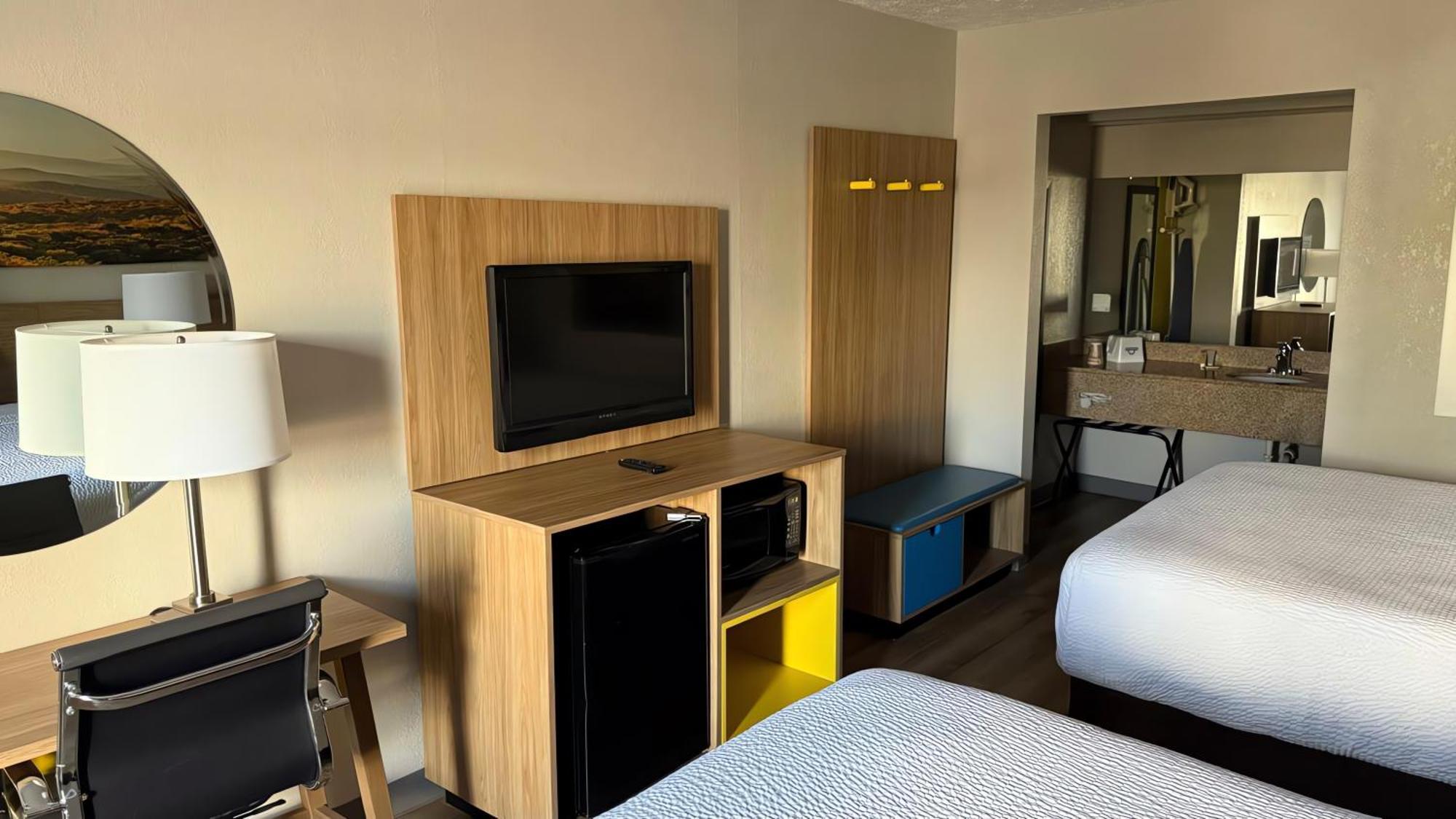 Days Inn By Wyndham Куквилл Экстерьер фото